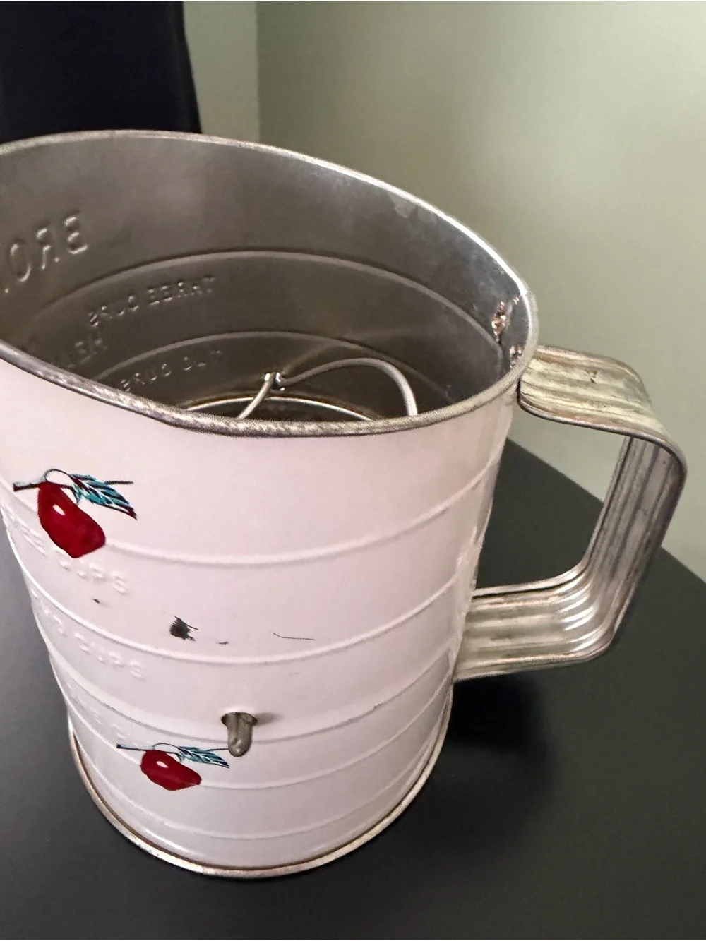 Vintage Bromwell's Metal Flour Sifter Apple Design 3-Cup Measuring